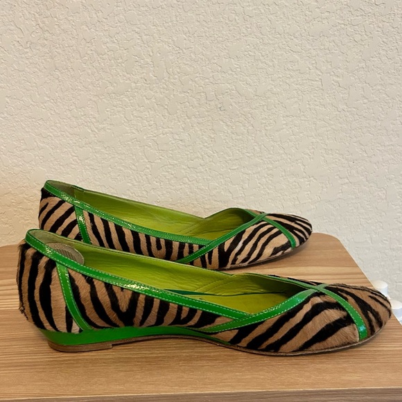 Etro Tiger Stripe Ponyhair Ballet Flats with Green Patent Detail Size 41 - Picture 4 of 8